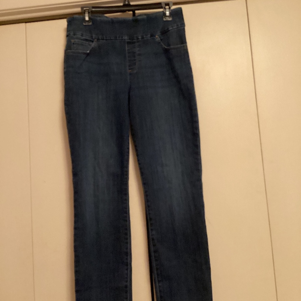 Lee- Slim Fit Slim Leg Mid Rise medium size 10 pull on Jean